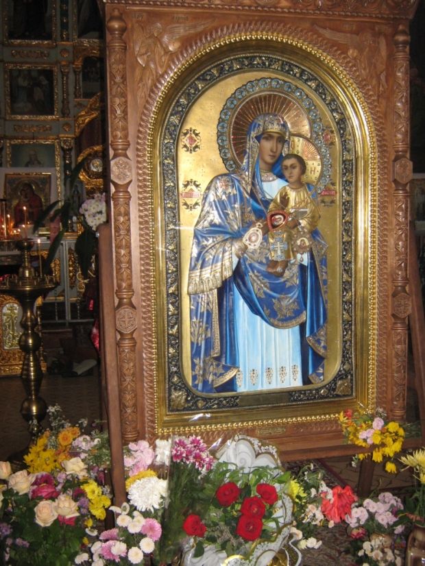 Наместники монастырей с чудотворными иконами на самолете облетят Украину Наместники монастырей с чудотворными иконами на самолете облетят Украину