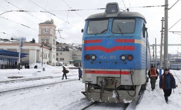 Пасажирський поїзд «Харків - Ворожба» збив маршрутний мікроавтобус
