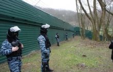 Житель Новых Петровцев рассказал, за что его избил "Беркут" (видео)