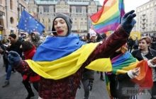 Захисники прав сексменшин заявляють про побиття при спробі встановити намети на Майдані