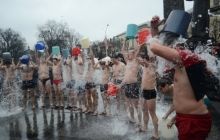 В Одессе «моржи» установили рекорд по массовости купания на Крещение