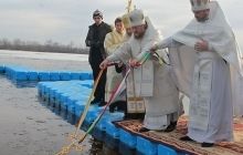 В Киеве совершено традиционное Великое освящение вод Днепра