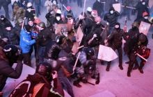 Число раненых в противостоянии на Грушевского превысило 100 человек