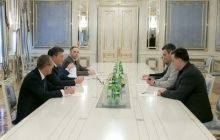 Президент і опозиція домовилися скасувати "закони 16 січня" і розглянути питання відповідальності уряду
