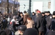 Мітингувальники взяли в облогу Житомирську міськраду