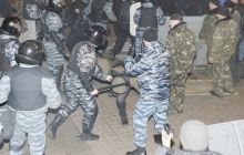 Янукович запевнив, що причетних до подій 30 листопада знімуть з посад