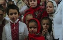 «Президент должен поговорить с народом» – дети помолились за Украину в Лавре и обратились к политикам
