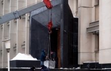 В Одесі прибрали бетонні блоки, встановлені перед входом в ОДА