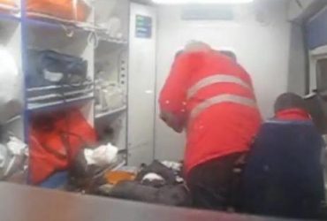 У мережі з'явилися кадри з мітингувальником, якому гранатою відірвало руку 