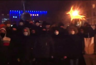 Футбольні фанати Донецька: "Слава Україні!"