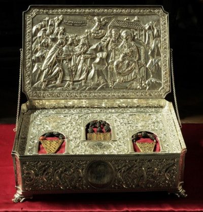 Сьогодні до України прибувають Дари волхвів