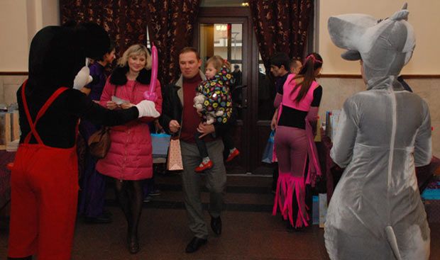 На Дніпропетровщині правоохоронці зібрали для онкохворих дітей 600 тис. грн На Дніпропетровщині правоохоронці зібрали для онкохворих дітей 600 тис. грн