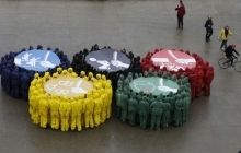 Накануне Олимпиады парижане напомнили о нарушениях прав человека в России (фото)