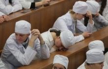 Зачем студентов-медиков в Киеве выселили ночью из общежития