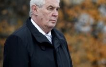 Президент Чехии не планирует отзывать приглашение Януковичу