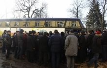У Львові не пустили до ОДА близько 50 молодиків, які намагалися пройти "на нараду"