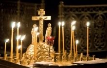 У Сумах моляться за жертви ДТП на залізничному переїзді