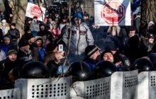 В пресс-службе ВР отрицают необходимость получения СМИ разрешения для посещения митингов возле ВР
