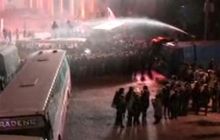 Медики утверждают, что применение водометов в мороз может привести к смертельным последствиям