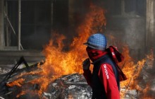 Боснийские сербы из-за протестов отменили новогодние концерты