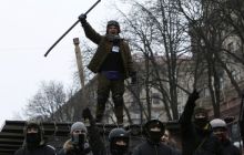 На Институтской «Беркут» подошел к последней баррикаде перед Майданом