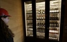 Во Франции поймали рецидивистов, похитивших вина на миллион евро