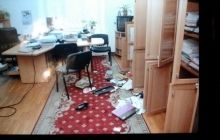 Невідомі у масках розгромили шостий поверх КМДА одразу після передачі будівлі владі - ЗМІ