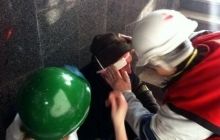 СМИ: Медики Майдана оказали помощь раненому бойцу ВВ