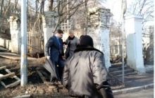 Богатыреву забросали кирпичами - очевидцы