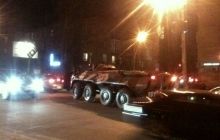 Протестующие на Крещатике подожгли БТР