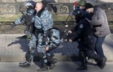 В Виннице бойцов «Беркута» жители пропустили через коридор позора