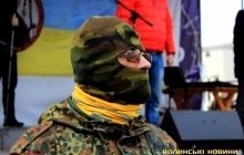 Бойцы внутренних войск Луцка сдали свою амуницию самообороне