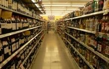 В столичных магазинах ажиотаж спадает, но в аптеках нет бинтов