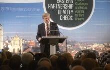 Фюле назвав три пріоритети для нової влади в Україні