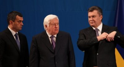 ГПУ вимагає негайного затримання Захарченка і Пшонки