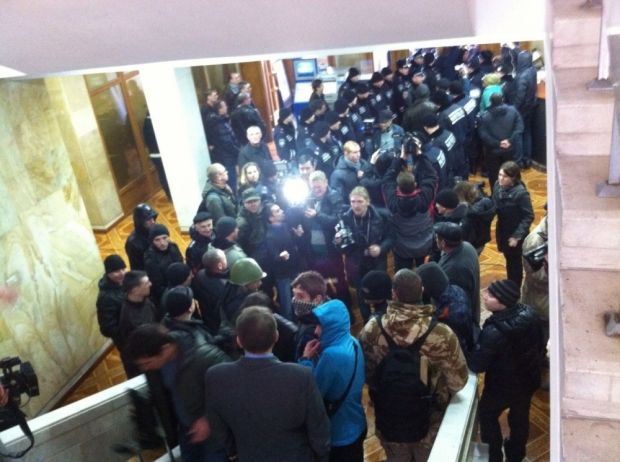 У будівлі знаходяться депутати та журналісти / dumskaya.net
