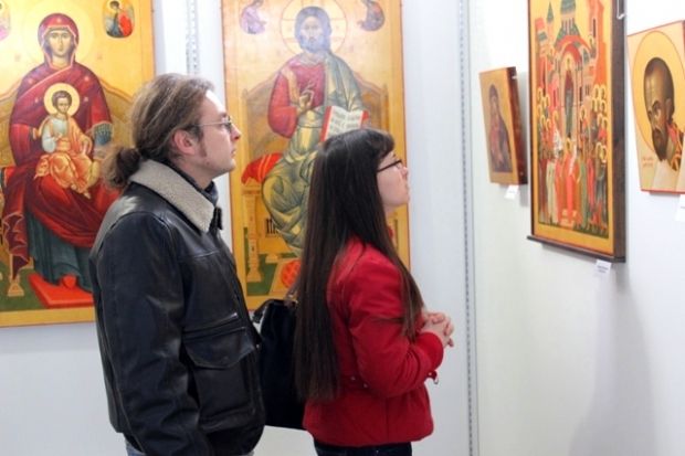 У галереї «Соборній» відкрито виставку ікон Торжество Православ’я (фото)