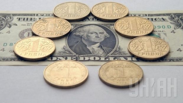 Доллар на межбанке подорожал на 5 гривень / Фото УНИАН