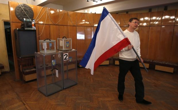Подготовка к псевдореферендуму в Крыму / REUTERS