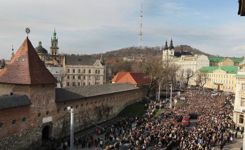 Во Львове состоялось многотысячное молитвенное Крестное шествие в память Андрея Шептицкого (фоторепортаж)