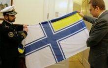 Во Львове на Ратуше вывесили флаг ВМС Украины в поддержку моряков Крыма
