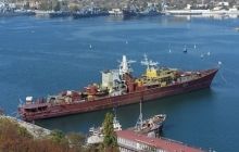 Russian military men sink ship at entrance to Donuzlav Lake, having blocked access to sea to ships of Ukrainian Navy - source