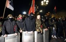 Під Раду прийшов "Правий сектор" та активісти з плакатами проти насильства (онлайн-трансляція)