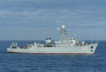 Російські окупанти штурмують морський тральщик «Черкаси» - ЗМІ