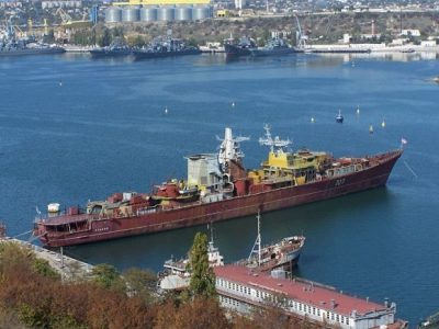 Российские военные затопили корабль, преградив выход в море ВМС Украины - источник