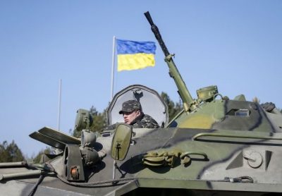 Украинцы собрали более 40 миллионов для армии / Reuters