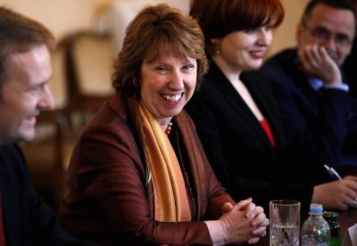 Эштон посоветовала украинским властям и дальше Эштон посоветовала украинским властям и дальше