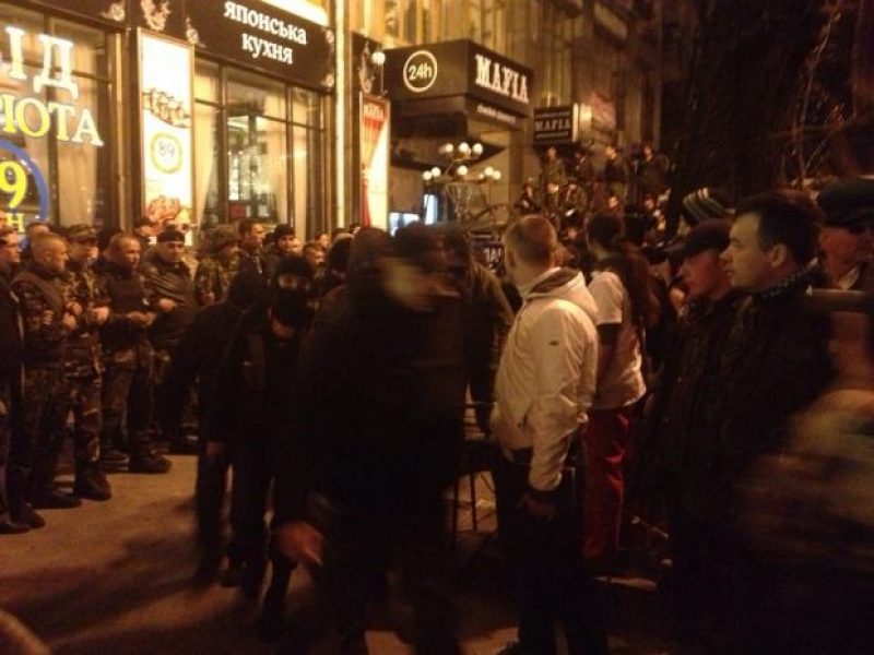 Militia detain man, who started shooting at Khreshchatyk/ facebook.com/mikhailyna.skoryk
