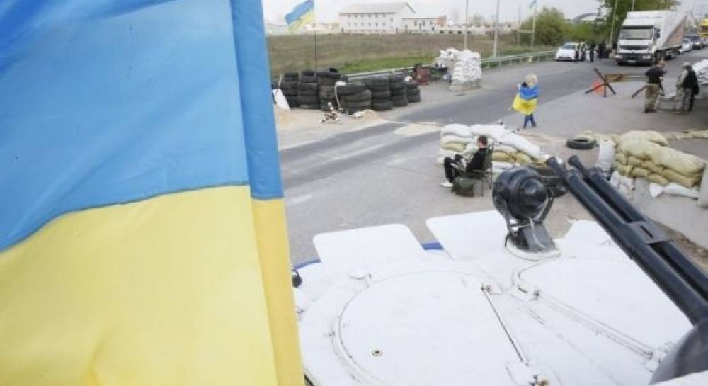 Roadblocks mounted around Kyiv to prevent provocations Turchynov UNIAN