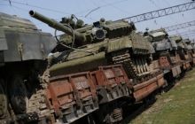 РФ продовжує стягувати війська: за 20 км від кордону України перебуває ешелон з 50 танками